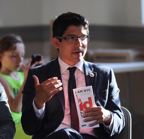 Carlos Menchaca